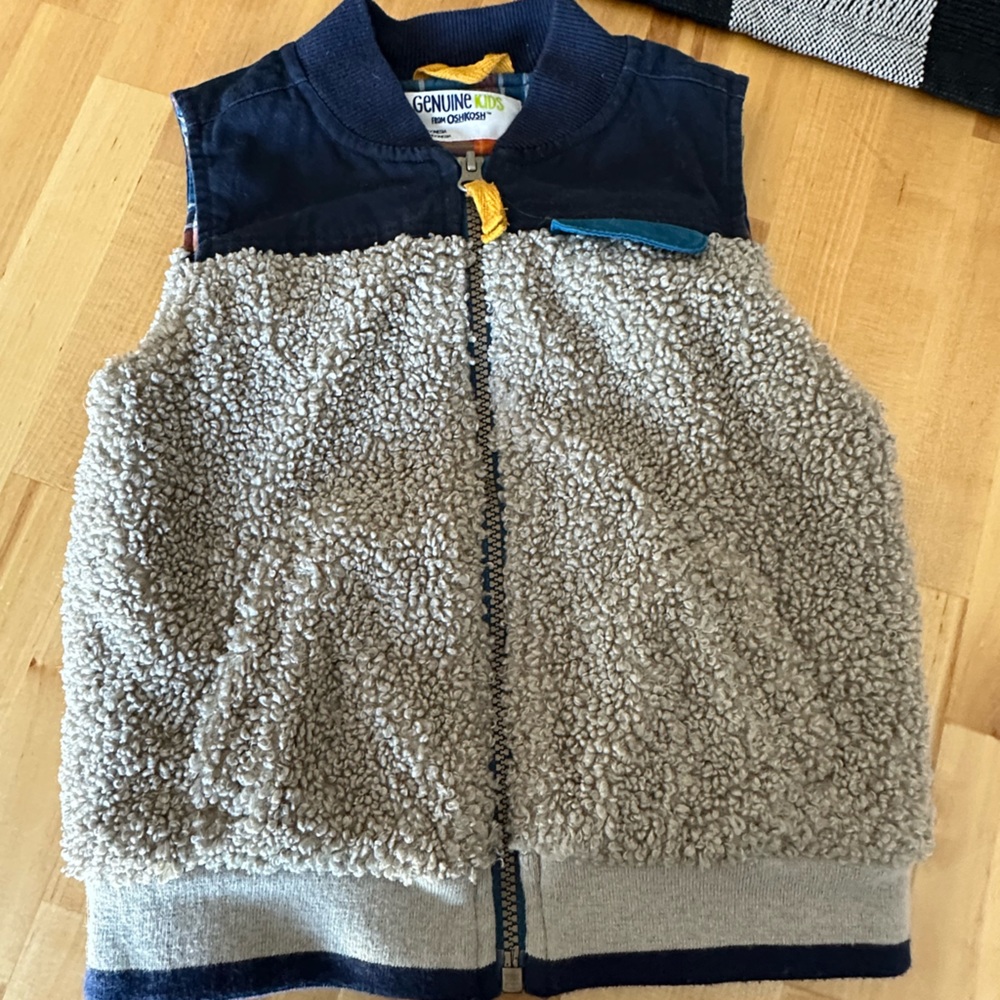 Oshkosh vest 3T